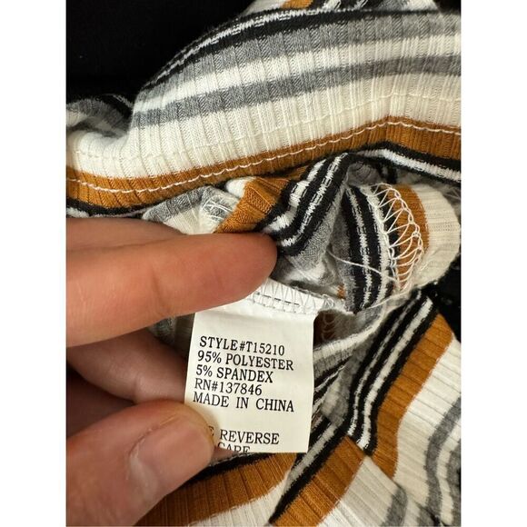 Roommates stripped blouse size large - Picture 4 of 7